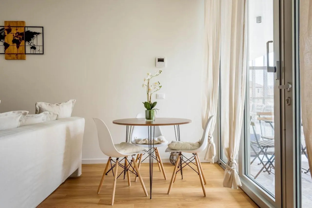 Luvi - De Rolandi - Il Cortile Milano Apartman 0*,  Olaszország